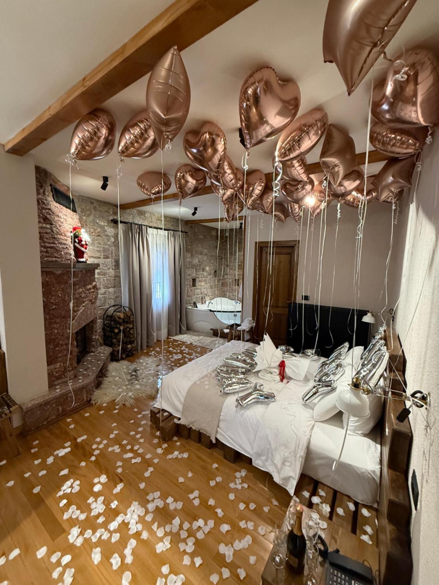 Hotel Ambassador Voskopojë エクステリア 写真