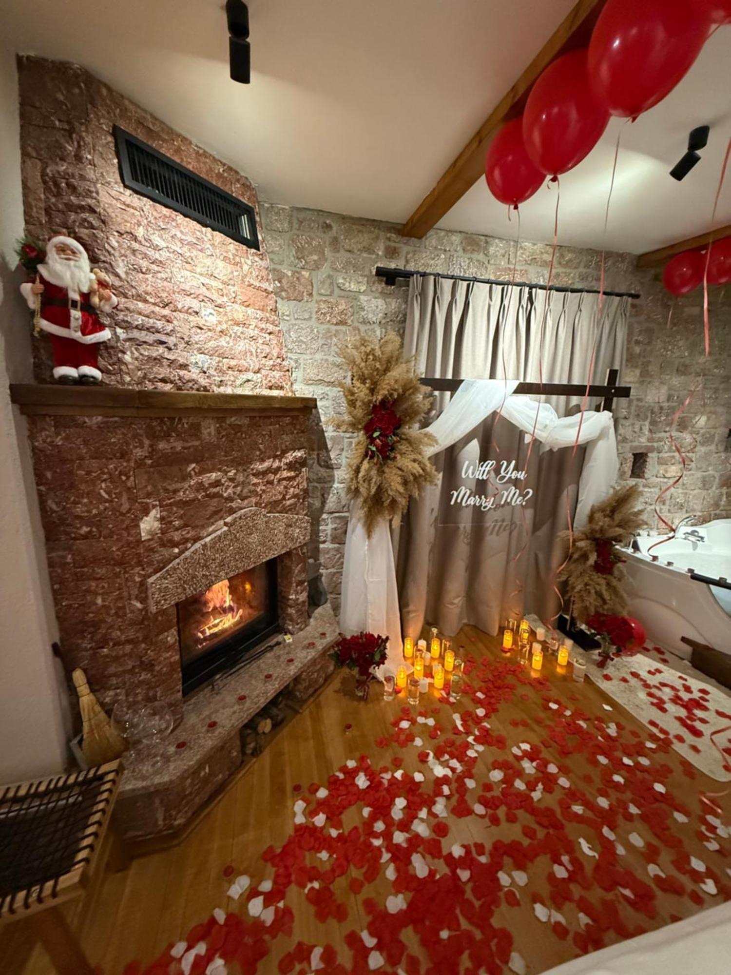 Hotel Ambassador Voskopojë エクステリア 写真